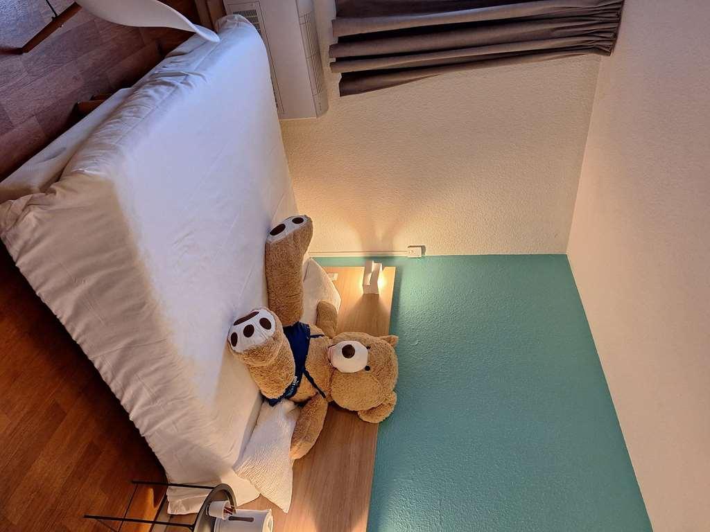 Brit Hotel Essentiel Tours Nord Room photo